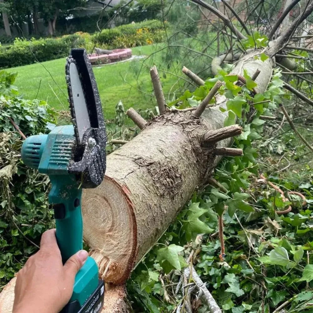 Vinthentic's Cordless Electric Chainsaw