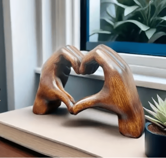 Vinthentic Handmade Premium Wooden Heart Statue